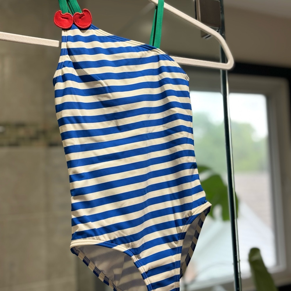 Mini Boden Blue and White Striped One Piece Swimsuit. 6-7 yr 🍒🍒🍒🍒🍒